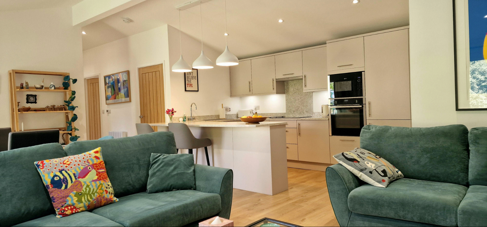 Granny-Annexe-Fully-Fitted-Kitchen